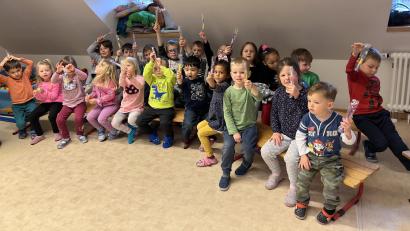Bild: njn
Über neue Zahnbürsten freuten sich die Buben und Mädchen des Regenbogen-Kindergartens.