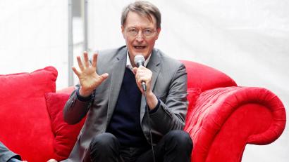 Bild: Roland Weihrauch/dpa
Keine Panik: Karl Lauterbach (SPD), Bundesminister für Gesundheit.