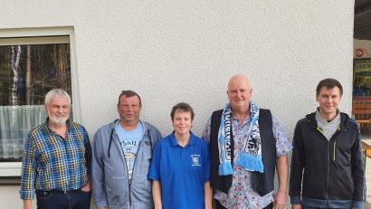 Bild: mr
Das neue Vorstandsteam der Löwenfreunde Obersteinbach (von rechts): Zweiter Vorsitzender Andreas Basler. Vorsitzender Hubert Heuberger, die Beisitzer Margit Bernd und Hermann Schiffl sowie Kassenprüfer Franz Birner.