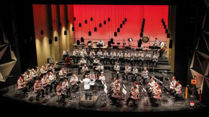 Bild: Bundeswehr/exb
In großer Besetzung gastiert Freitag, 29. April, das Heeresmusikkorps Veitshöchheim mit einem Benefizkonzert im ACC. Karten dafür gibt es nur im Vorverkauf.