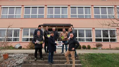 Bild: Reinhold Strobl
Die SPD-Kreistagsfraktion mit ihrem Vorsitzenden Winfried Franz besuchte Bürgermeister Hans Ram in Ensdorf. Im Mittelpunkt stand die Berufsorientierung in den Mittelschulen.