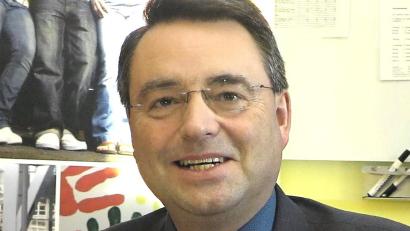 Bild: Hirsch
Martin Steinkirchner von der Johanniter-Unfallhilfe hat alle 27 Jugendsozialarbeiter an den Landkreisschulen unter Vertrag genommen.