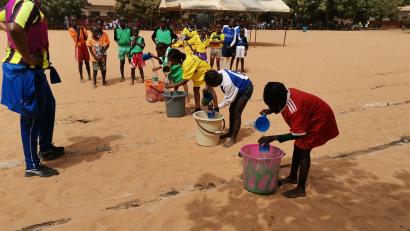 Bild: Burgfeld/exb
Ein Sportfest an der vereinseigenen Schule von "Socialis for The Gambia" in Brufut war einer der Höhepunkte beim Besuch der Kinderkrankenschwestern Sara Burgfeld und Franziska Gietl.