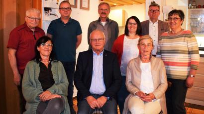 Bild: no
Neuwahl beim Kapellenbauverein Stifterslohe: der neue Vorstand mit dem wiedergewählten Vorsitzenden Ludwig Hofmann (vorne Mitte).