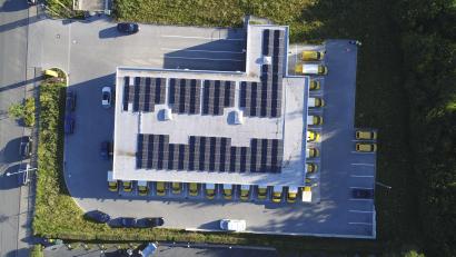 Bild: Deutsche Post/exb
So ähnlich wie der Zustellstützpunkt in Wachtberg in Nordrhein-Westfalen (Bild) wird auch das neue Post-Verteilzentrum im Gewerbegebiet Süd in Tirschenreuth aussehen. Mit dem Hochbau soll im Mai begonnen werden, die Fertigstellung ist für Herbst geplant.