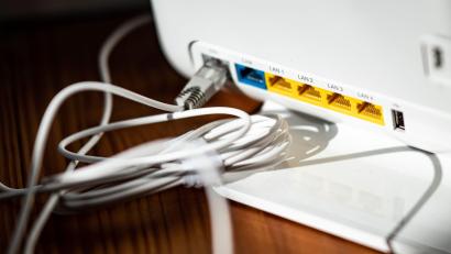 Bild: Fabian Sommer/dpa
Wer daheim viel schlechteres Internet hat als vom Provider versprochen, kann Zahlungen an diesen reduzieren.