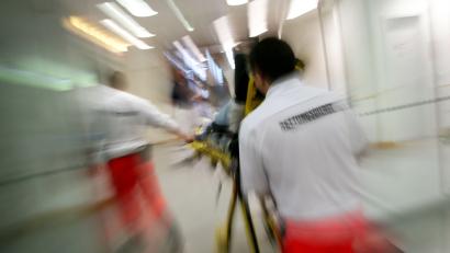 Symbolbild: agentur_dpa
Die Polizei ermittelt nach einem Angriff auf einen Patienten im Krankenhaus Regensburg.