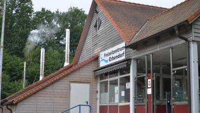 Bild: Benkhardt
Auch das Erbendorfer Freibad wird über die Stadtwerke betrieben. 2019 wurden dafür ein Kassensystem mit PC, Spielgeräte und Reinigungsmaschinen angeschafft.