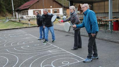 Bild: prh
Auf Josef und Annemarie Kreuzer sowie Marco Hausner (von rechts) können sich die Mitglieder des ESF verlassen.