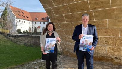 Bild: Christine Hollederer/exb
Landrat Richard Reisinger unterstützt zusammen mit der Wirtschaftsförderin, Angela Seidel, die Familienfreundlichkeit der Unternehmen und lädt am 1. Juni 2022 zu einer Informationsveranstaltung ins Landratsamt ein.