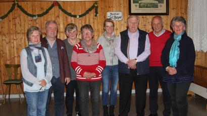 Bild: wro
Neuwahlen standen beim Kultur- und Tourismusverein Wiesau an. Im Bild (von links) Gabi Lang, Bürgermeister Toni Dutz, Maria Frankenberger, Gabi Eichenseher, Sabine Saller, Heinz Leitner, Franz Dürrschmidt und Gabi Ernst.