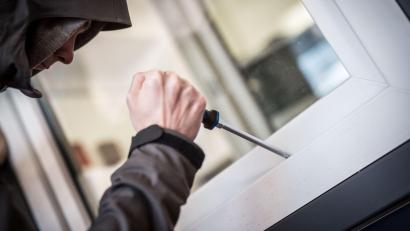 Bild: Frank Rumpenhorst/dpa
Positiv ist der Trend bei der Einbruchskriminalität. Lediglich zwei Wohnungseinbrüche wurden den Kemnather Polizeibeamten im Vorjahr gemeldet.