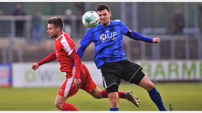 Bild: Büttner, Gerhard
Stefan Graf (rechts/hier im Spiel gegen Neukirchen) machte in Hauzenberg das 1:1.