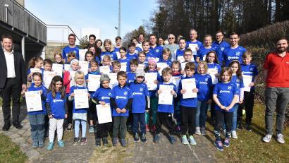 Bild: no
Insgesamt 52 Abzeichen wurden beim SV Illschwang an 31 Kinder und Jugendliche sowie 21 Erwachsene verliehen.