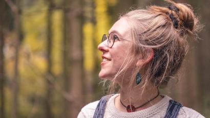 Bild: Wildshifts Pictures 
Die Singer-Songwriterin Ronja Künstler ist in Rothenstadt bei Weiden aufgewachsen und zum Studium nach Regensburg gegangen.