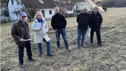 Bild: ige
Anwohner am Sonnenhang hegen große Befürchtungen, dass sich das neue Baugebiet verheerend auf die Natur und auf ihre Grundstücke auswirken könnte.
