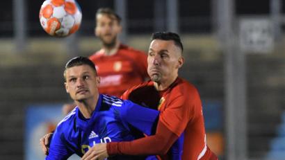 Bild: Büttner, Gerhard
Josef Rodler (blaues Trikot) will mit seinen Kollegen auf Kareths Höhen siegen.