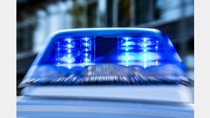 Symbolbild: David Inderlied/dpa
Zwei Totalschäden sind die Bilanz eines Unfalls, der sich am Donnerstag, 28. April, in Amberg ereignete.