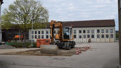 Bild: bnr
Am Bauhof, wie auch auf vielen anderen städtischen Gebäuden, gibt es Dachflächen, die zur Energiegewinnung genutzt werden könnten.