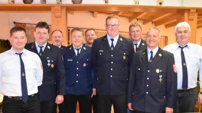 Bild: wku
Die Gewählten bei der Feuerwehr Namsreuth: (von links) Thomas Ringer, Kommandant Jürgen Renner, Vitus Eichenseer, Julius Kirsch, Andreas Pirner, Andreas Pilhofer, Ernst Raab, Vorsitzender Hans Hiltel und Andreas Hiltel.