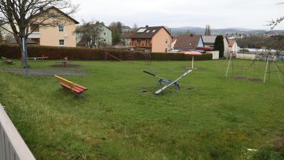 Bild: njn
Der Spielplatz an der Windischkapellenstraße in Erbendorf soll revitalisiert werden. Die Patenschaft dafür wollen die Fraktionen von CSU und CWL übernehmen.