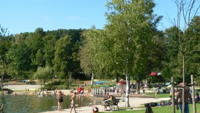 Bild: rn
Die Badesaison am Rußweiher 2022 steht schon in den Startlöchern. Mit einigen Neuerungen in der Satzung.