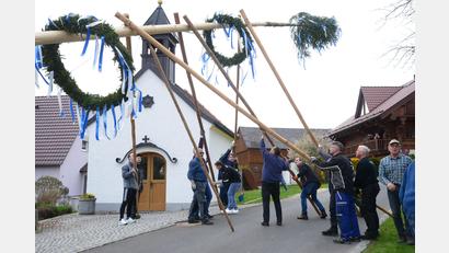 Bild: bey
In Vöslesrieth gibt es wieder einen Maibaum.