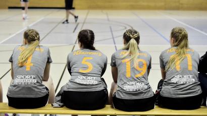 Archivbild: Hubert Ziegler
Da blieb die Bank der HG Amberg ganz ruhig: Eine Minute vor Schluss hatten die Ambergerinnen mit zwei Toren Vorsprung geführt, um dann noch den Ausgleich zu kassieren.