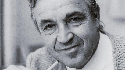 Bild: Literaturportal Bayern/exb
Der Autor Manfred Gregor, der eigentlich mit Nachnamen Dorfmeister hieß, schrieb den Roman "Die Brücke". Er selbst war mit dabei, als sich 1945 das Drama bei Bad Tölz vollzog.