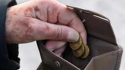Symbolbild: Stephanie Pilick
Der Landkreis Neustadt zahlt Sozialhilfeempfängern künftig mehr Geld für die Unterkunft.
