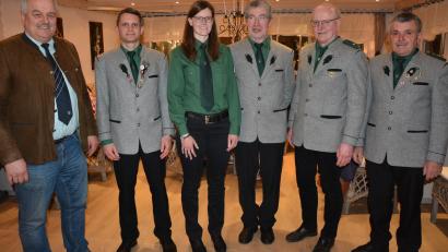 Bild: jr
Seine neuen Vereinsmeister ehrte der Schützenverein Großensees. Auf dem Bild (von links) Bürgermeister Johann Burger, Robert Haberkorn, Christine Gradl, Georg Bauer, Schützenmeister Erich Völkl und Vorsitzender Helmut Kipferl.
