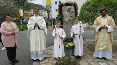 Bild: adj
Erstkommunion feierten in Altenstadt/WN Mia Luna Schramm und Leonhard Wawra