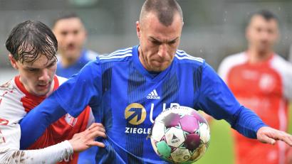 Archivbild: G. Büttner
Nikola Vasilic (rechts) war gemeinsam mit seinem Offensivpartner Erol Özbay beim 2:0-Sieg der SpVgg SV Weiden beim SV Seebach kaum zu stoppen.