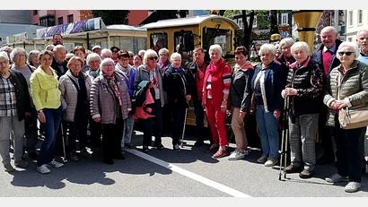 Bild: R. Kreuzer
Die Reise der AWO führte die Busfahrer nach Berchtesgaden. Am Kaiserzug der zu den schönsten Plätzen der Stadt führte stellten sich die Reisenden zum Erinnerungsfoto auf.