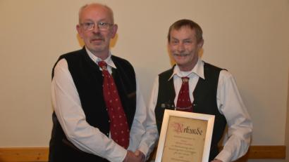 Archivbild: hcz
Noch im Januar wurde Herbert Schiller von seinem Nachfolger Ferdinand Sabatil (links) zum Ehrenvorsitzenden ernannt.