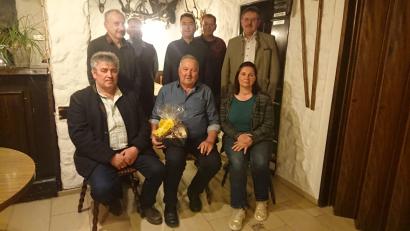 Bild: hgö
Die Führung der Jagdgenossenschaft Gressenwöhr (vorne, von links) Richard Weiß, Josef Reuschl, Carina Dietz; (hinten, von links): Hans Endres, Thomas Neugebauer, Anton Trettenbach, Georg Fenk und Bürgermeiste. Hans-Martin Schertl.
