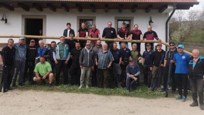 Bild: dl
Die erfolgreichsten Anglerteams, des Browning Cups nach der Siegerehrung im Fischerheim des Vereins in Stockarn.