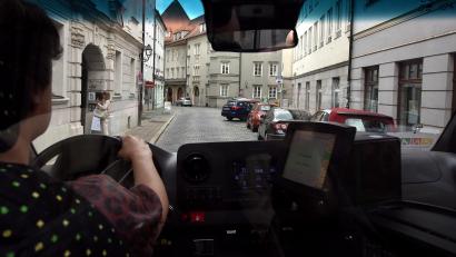 Bild: Stephan Huber
Mit dem Altstadtbus durch Ambergs Gassen. Der Grünen-Kreisverband und die Amberger Stadtratsfraktion gehen der Frage nach, wie eine autoarme Innenstadt aussehen könnte, ohne Abstriche bei der Mobilität in Kauf nehmen zu müssen.