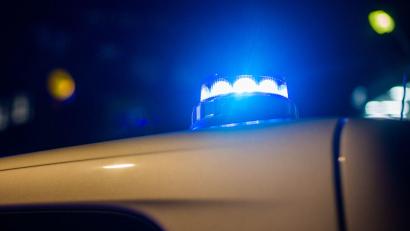 Symbolbild: Fernando Gutierrez-Juarez/dpa
Bei einem Betriebsunfall in Unterköblitz (Landkreis Schwandorf) ist ein 23-jähriger Mann ums Leben gekommen.