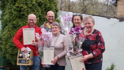 Bild: bö
Der Obst- und Gartenbauverein Vilshofen-Rieden dankt verdienten Mitgliedern (von links): Dennis Koller, Vorsitzender Johannes Pretzl, Marianne Raith, Ulrike Müllner und Maria Mayer.