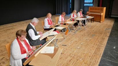 Bild: Kreismusikschule Tirschenreuth/exb
Die Veeh-Harfen-Gruppe hatte beim Muttertagskonzert ihren ersten öffentlichen Auftritt.