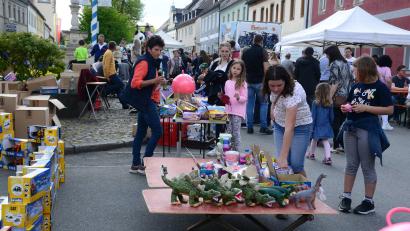 Bild: bey
An den Pleysteiner Marktständen war am Nachmittag viel los