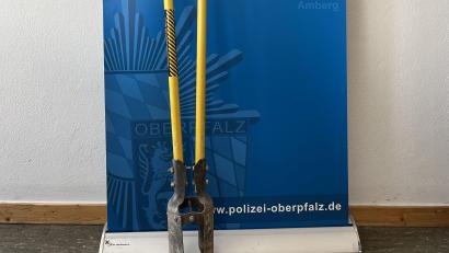 Bild: Polizeiinspektion Amberg
Die Amberger Polizei sucht den Besitzer dieses Erdlochaushebers.