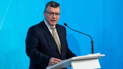 Bild: Sven Hoppe/dpa
Florian Herrmann (CSU), Leiter der bayerischen Staatskanzlei, spricht.