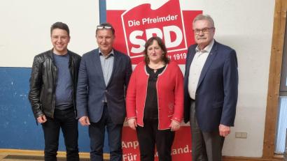 Bild: Sven Ost/exb
Im Dorfheim in Weiher lud die SPD zur Maikundgebung. Das Bild zeigt (von links) Peter Wein, Norbert Auer, Marianne Schieder und Georg Pfannenstein.