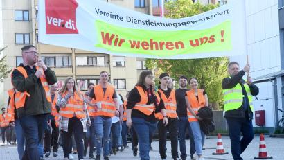Bild: Gabi Schönberger
Verdi streikt bei der Telekom in Weiden – und 100 Mitarbeiter beteiligen sich.