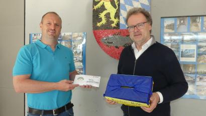 Bild: rn
Beim Berufsorientierungstag sammelt Rektor Wolfgang Bodensteiner 624 Euro für die örtlichen Ukraine-Flüchtlinge.