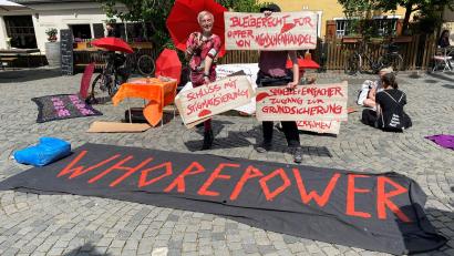 Symbolbild: Britta Schultejans
Eine Demonstration des Bundesverbandes Sexuelle Dienstleistungen e.V. Nach Angaben des Netzwerks "Ella" sind allein in Bayern in den vergangenen 20 Jahren mindestens 15 Prostituierte getötet worden.