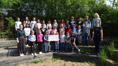 Bild: J. Forster/exb
Die Schüler aus Schwarzhofen (unser Bild) und Neukirchen-Balbini haben Spenden für die Hilfsbedürftigen in der Ukraine gesammelt.