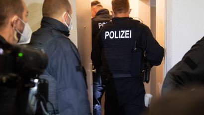 Symbolbild: Paul Zinken
Bei einer Drogenrazzia stellte die Polizei in Amberg Drogen sicher und nahm zwei Personen fest.